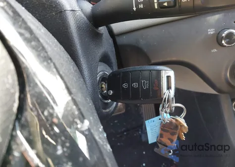 2020 Kia Sportage Lx z USA, uszkodzony, nr VIN KNDPM3AC8L7630454